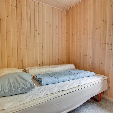 Three-bedroom Holiday In * Hals
