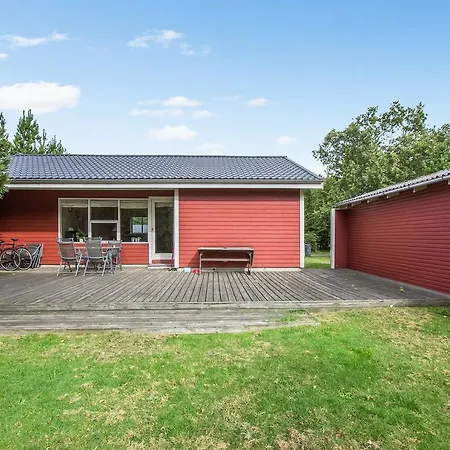 Hébergement de vacances Three-bedroom Holiday In *