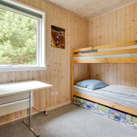 Three-bedroom Holiday In * Hals