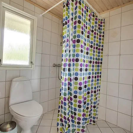 Three-bedroom Holiday In * Hals