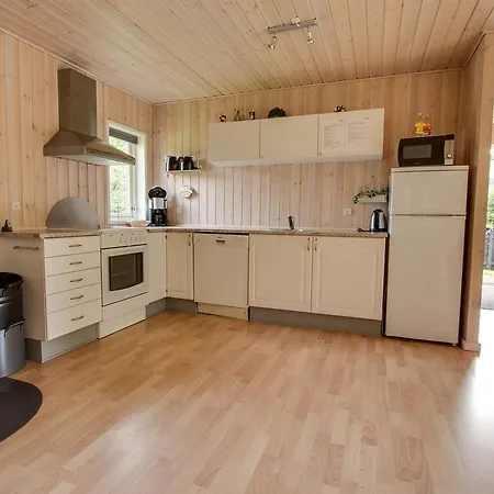 Three-bedroom Holiday In * Hals